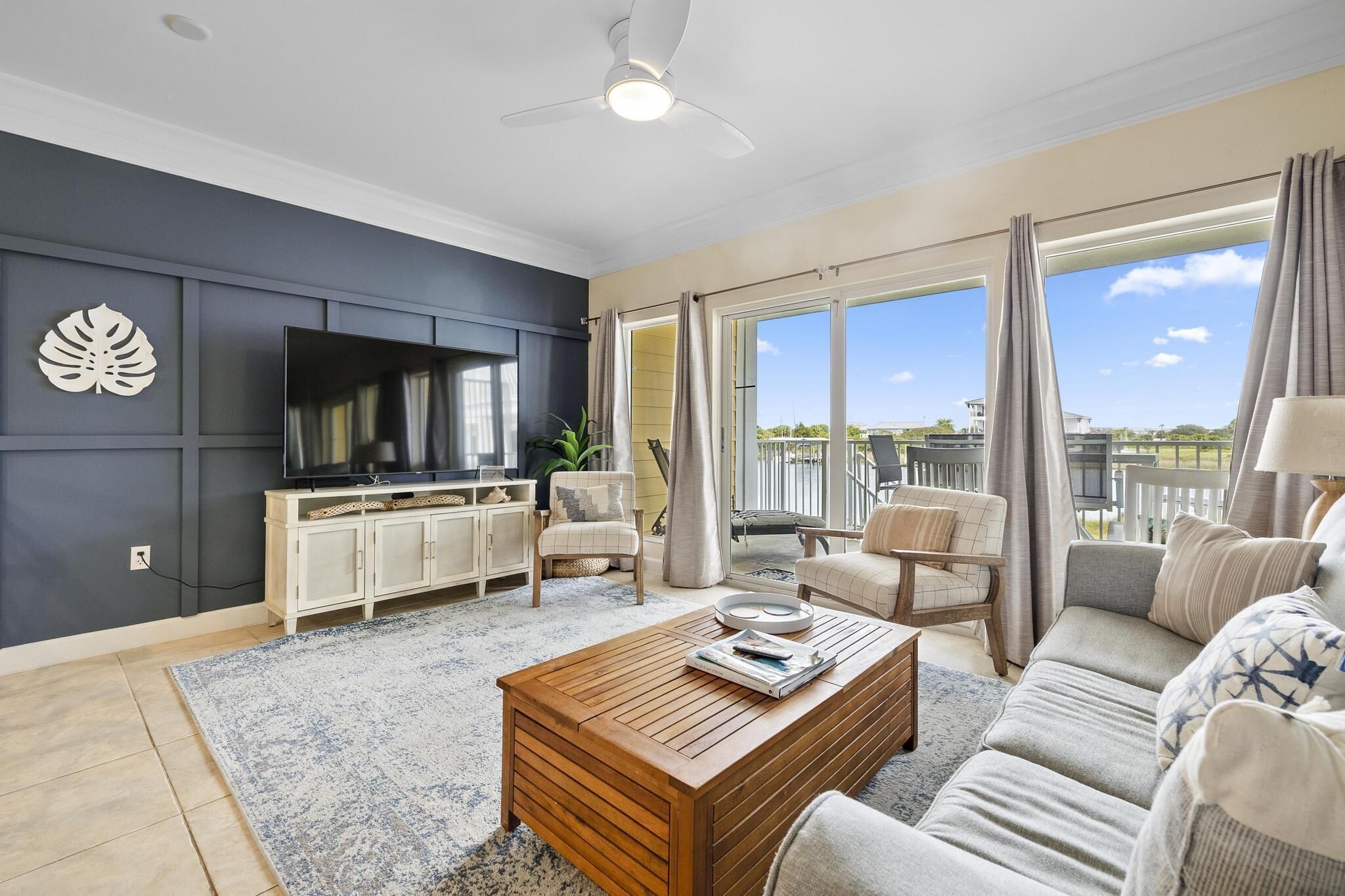 BEAUTIFUL 2 Bedroom, 2.5 Bath Townhouse on Sabine Bay/Pet Friendly!