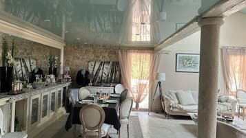 Sala de estar en el lobby