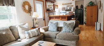 Tunk Retreat- Close to lakes & hiking!