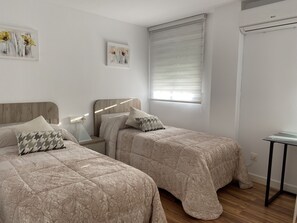 2 chambres, bureau, fer et planche à repasser, Wi-Fi gratuit