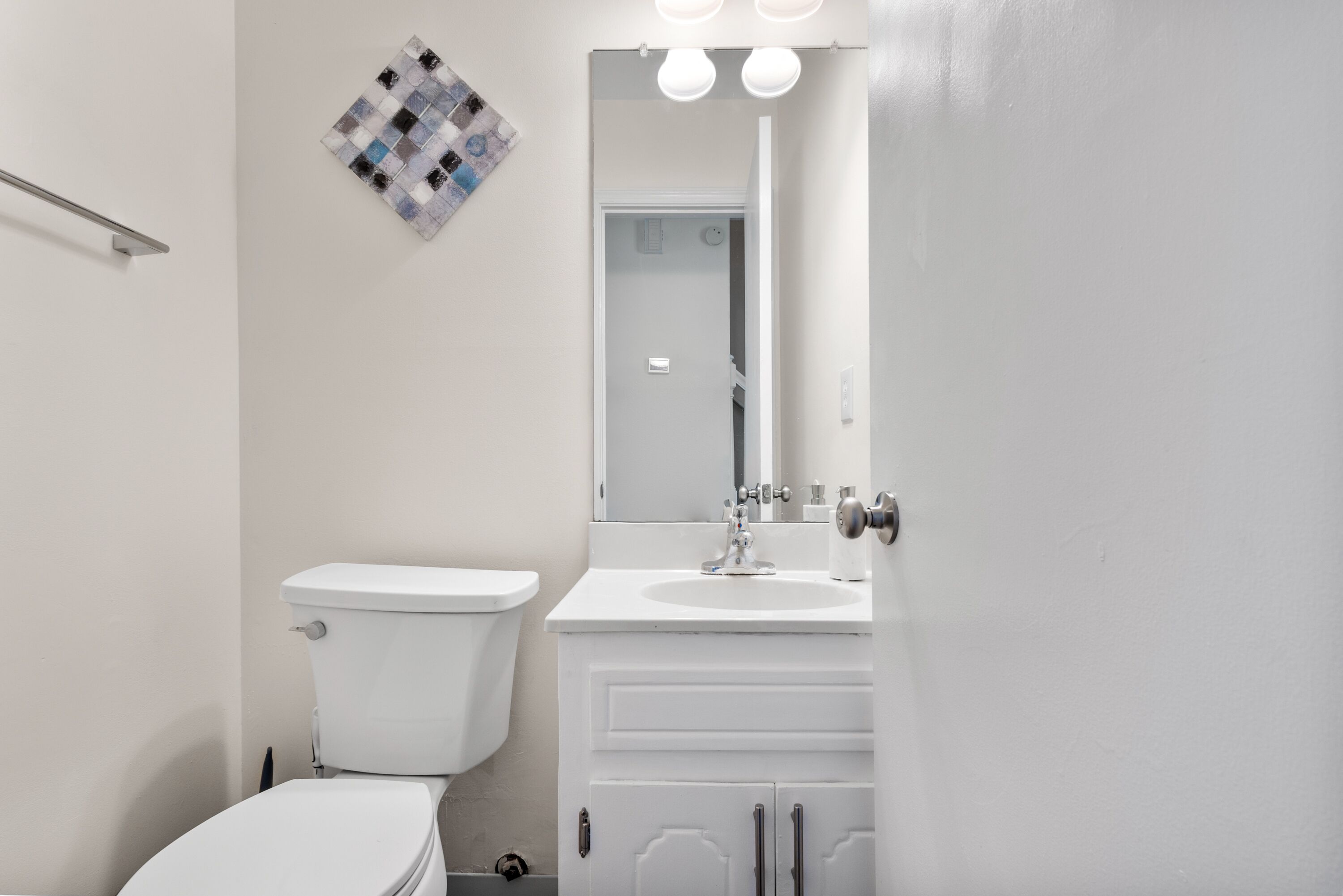 Spacious 2BR 1.5 Bath townhouse