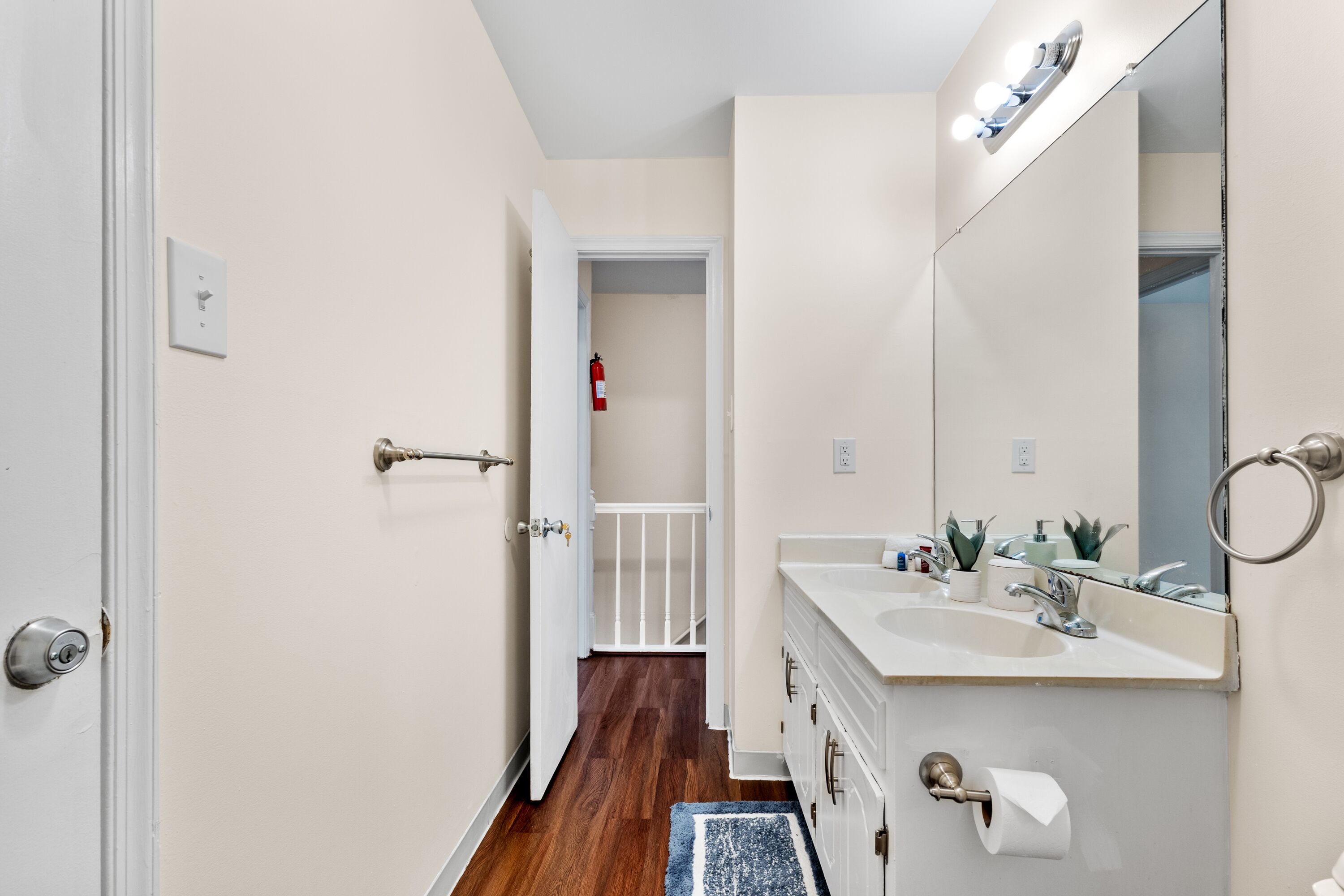 Spacious 2BR 1.5 Bath townhouse