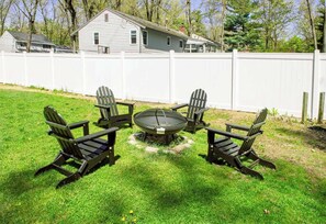 Property grounds - 26 Lakewood · Large 5br Saratoga Home, within a mile of track. (Saratoga Springs)