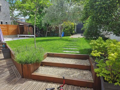 Large house with swimming pool in Lyon ideal for families, close to transport links