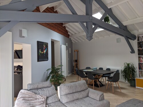 Large house with swimming pool in Lyon ideal for families, close to transport links