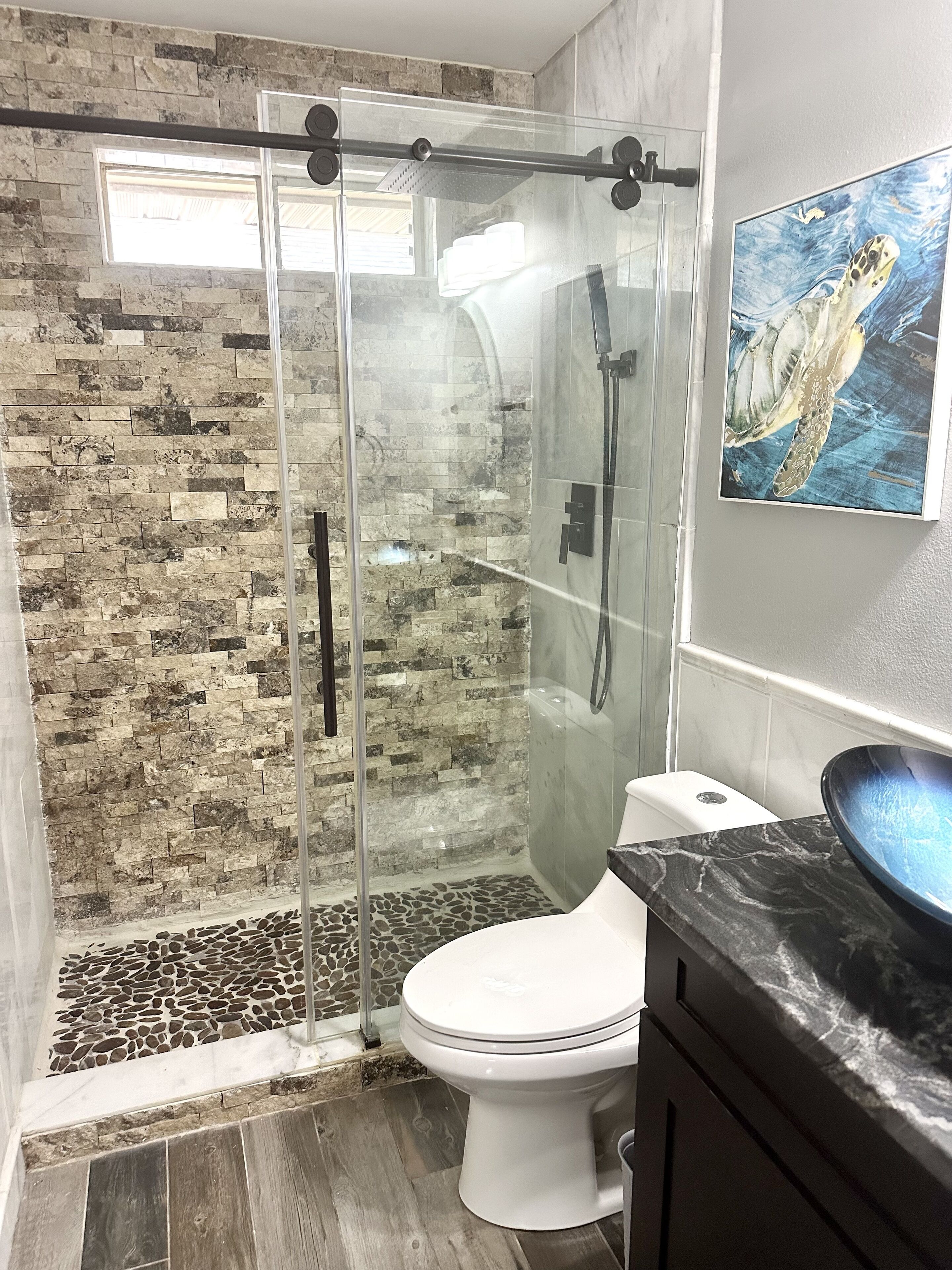 Backyard Breeze 3 Bedroom Home by Redawning