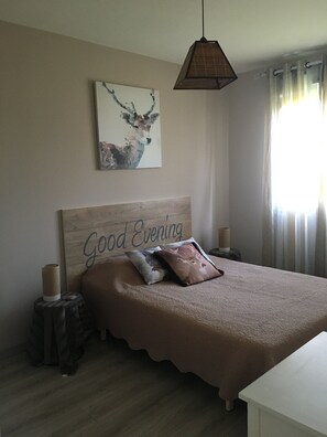 2 slaapkamers, een bureau, gratis wifi, beddengoed