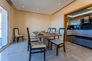 Dining - FLH Funchal House with Sea View (Funchal)