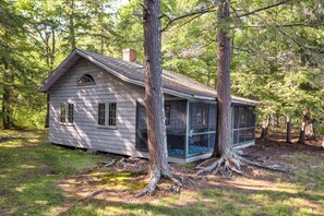 Exterior - Pet Friendly Cabin on Lake Winnipesaukee with Dock Sleeps 4 (Moultonborough)