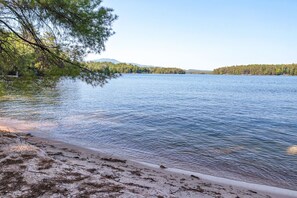 Beach nearby - Pet Friendly Cabin on Lake Winnipesaukee with Dock Sleeps 4 (Moultonborough)