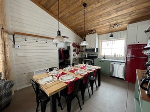 Dining - Chalet de l'Erabliere - Spa & Massif du Sud (Saint-Philémon)