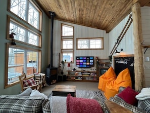 Fernseher, Kamin