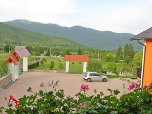 Property grounds - Holiday Home Ena (Plitvicka Jezera)
