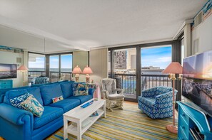 テレビ、DVD プレーヤー