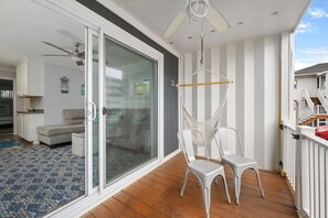 Terrace/patio - Lazy Whale 12- Updated condo in central Ocean City! (Ocean City)