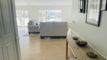 TV connectée, table de tennis de table