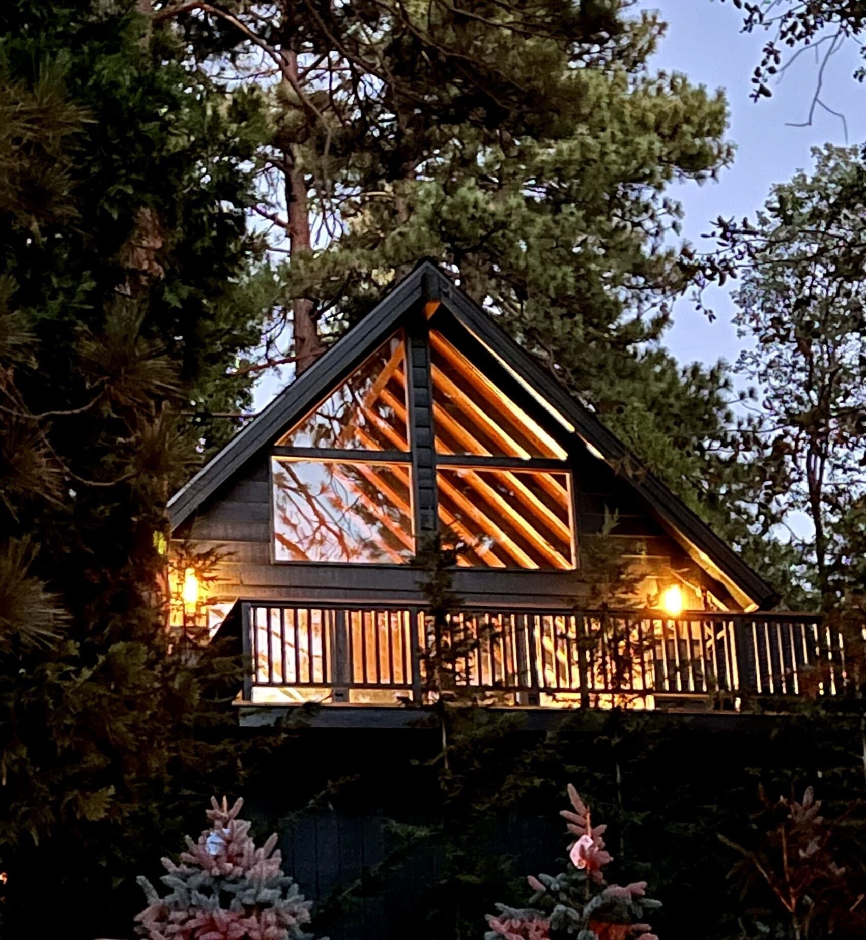 Epic Cabin, Modern Kitchen, Hot Tub & Firepit