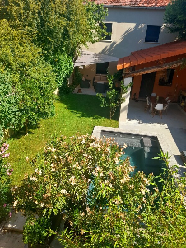 Udendørs pool, opvarmet pool