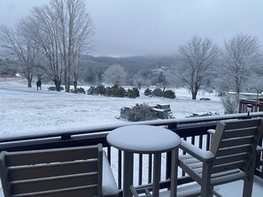 Property grounds - Your ultimate Sugar Mountain getaway - just steps from the slopes. (Sugar Mountain)