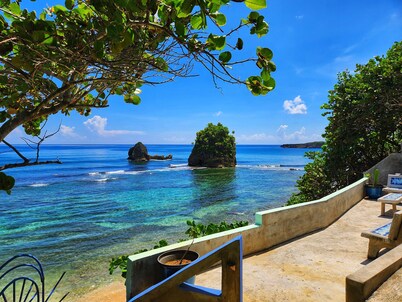 Spacious romantic beach front villa located in Turtle Bay Beach Portland Jamaica