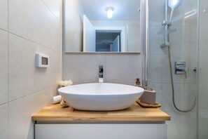 Family Apartment, 2 Bedrooms | Premium bedding, Select Comfort beds, travel crib, free WiFi - Savyon View Tower Isrentals (Jerusalem)