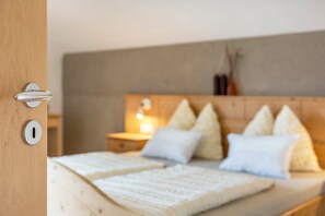 2 bedrooms, free WiFi, bed sheets - Apartment "Woehrmannhof Birnblüte" with Mountain View, Shared Garden & Wi-Fi (Giovignano)