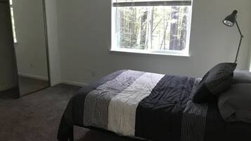 3 bedrooms, free WiFi, bed sheets