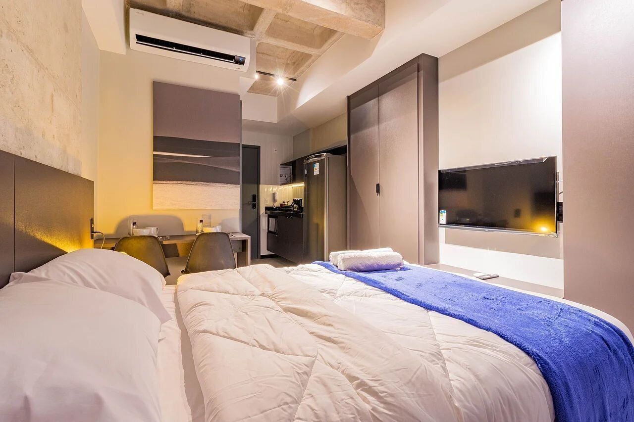 Estúdio básico | Individualmente decorados, individualmente mobiliados, escrivaninha