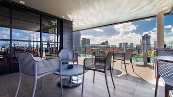 Comfort Studio | Outdoor dining