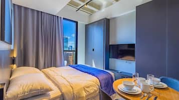 Decoración personalizada, muebles diferentes y escritorio