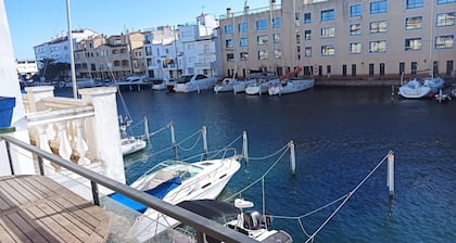 APARTMENT IN FISHERMAN'S COTTAGE MAIN CANAL VIEW