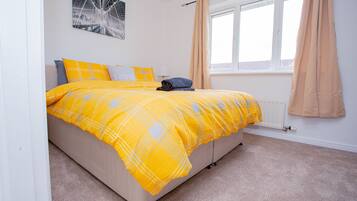 2 bedrooms, iron/ironing board, free WiFi, bed sheets