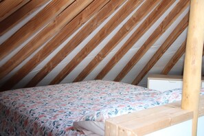3 bedrooms, bed sheets