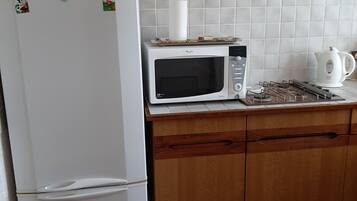 Refrigerador, microondas, parrilla de estufa y lavavajillas