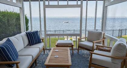 Cozy Waterfront Home In Portsmouth