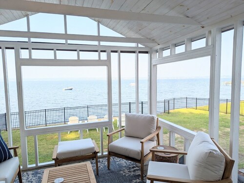 Cozy Waterfront Home In Portsmouth