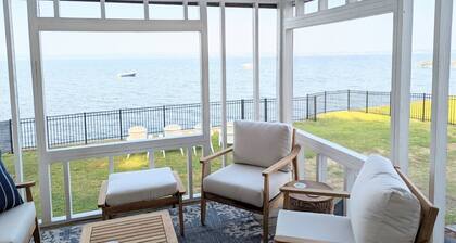 Cozy Waterfront Home In Portsmouth