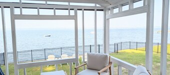 Cozy Waterfront Home In Portsmouth