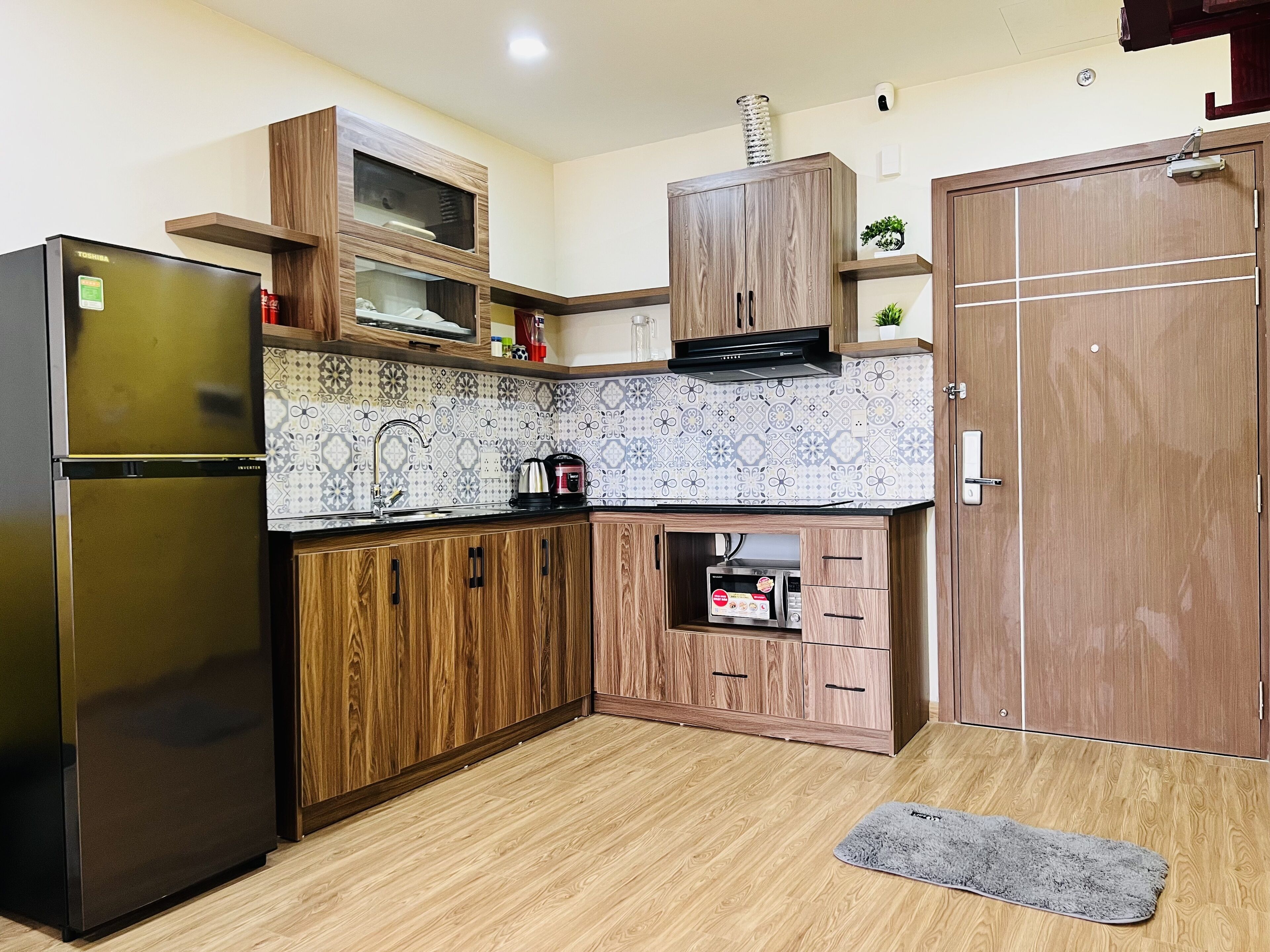 雪櫃、微波爐、焗爐、爐具