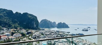 Cozy 2-bedroom apartment in fabulous Hạ Long with WiFi, AC, fitness room