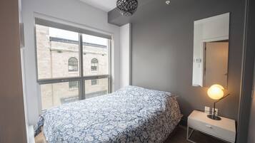 1 bedroom, desk, iron/ironing board, WiFi