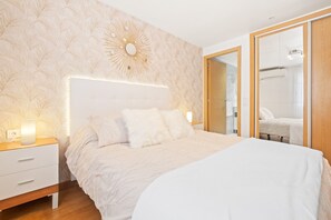 2 makuuhuonetta, silitysrauta/-lauta, ilmainen Wi-Fi, vuodevaatteet