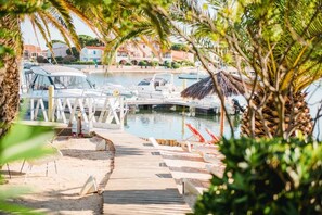 Playa privada, esquí acuático, windsurf y vela