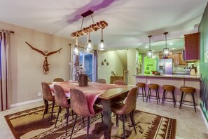 Dining - The Neon Cowboy: Hot Tub, Fire Pit, Movie Theater (Denver)