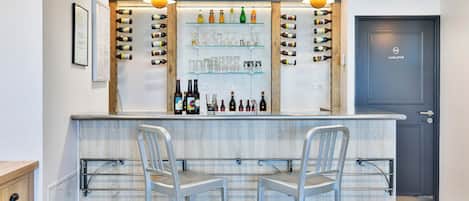 Bar (en la propiedad)