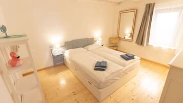 1 bedroom, WiFi, bed sheets