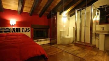 Douche, baignoire Ă  jets, sĂšche-cheveux, bidet