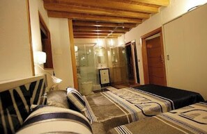 6 室のベッドルーム、WiFi、ベッドシーツ、車椅子でアクセスできる設備