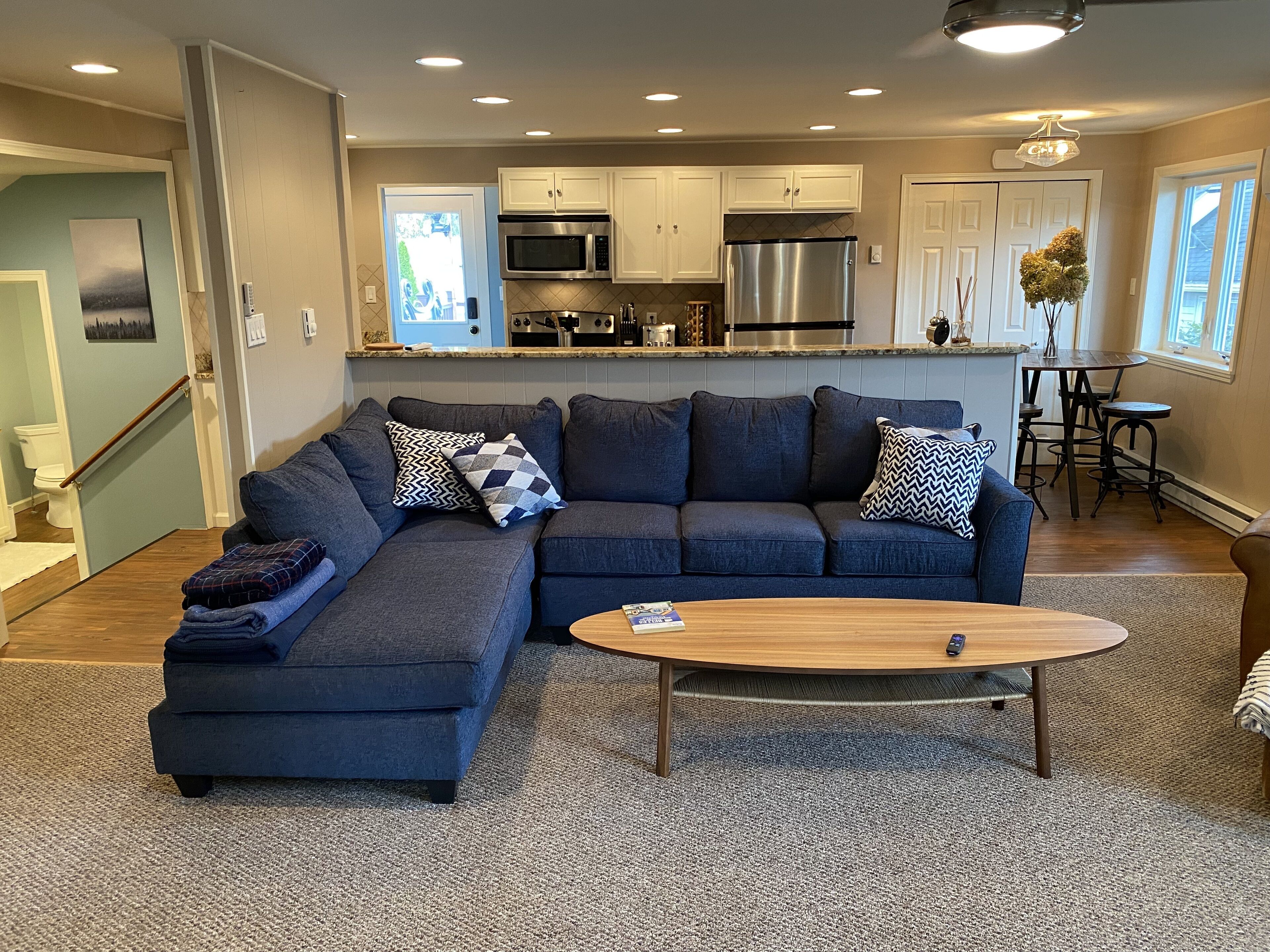 Lakehouse with beautiful setting, public boat launch within walking distance. 