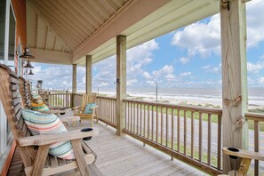 Terrace/patio - A Cool Change: 3  BR, 2  BA House in Gilchrist, Sleeps 8 (Bolivar Peninsula)